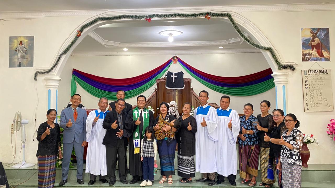 Ibadah Jumat Agung Bersama Jemaat HKI Tapian Nauli Resort Pulo Siborna