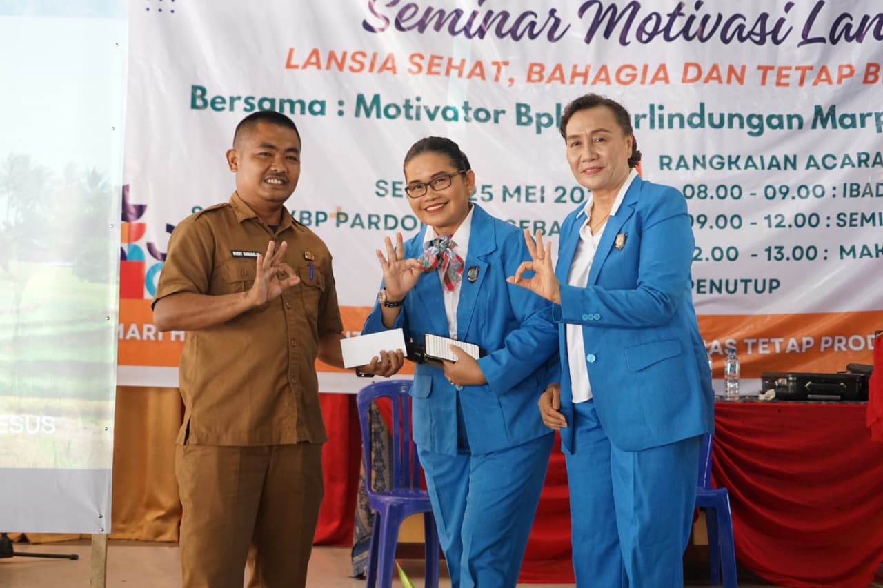 Camat-Mandau-Hadiri-Seminar-Motivasi-Lansia-DPC-PWKI-Cab-Kab-Bengkalis